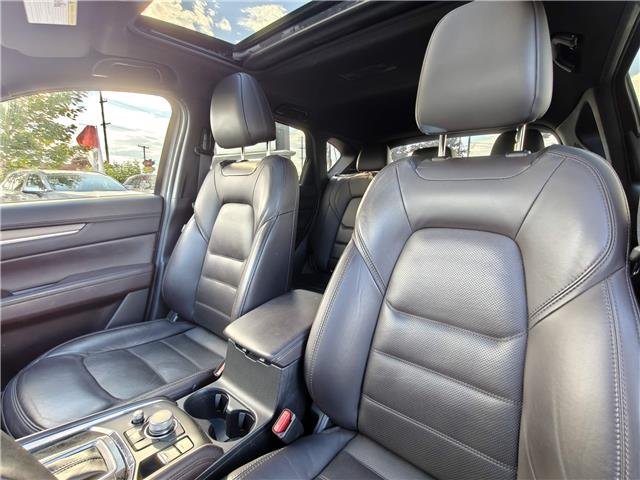 2022 Mazda CX-5 Signature in Ottawa - Image 10 of 29