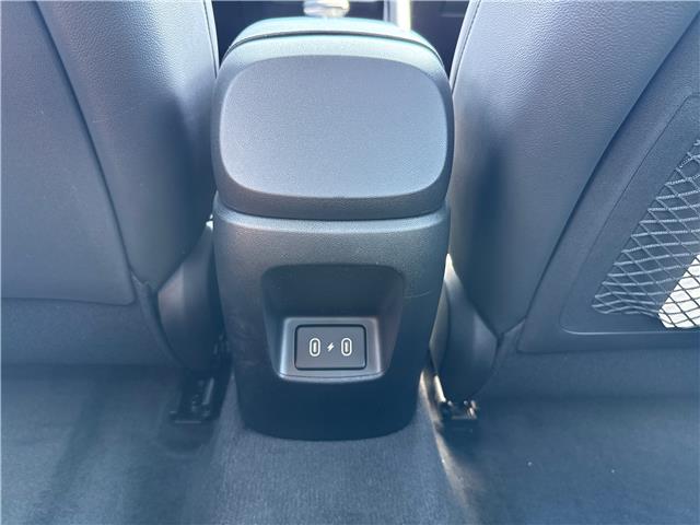 2025 Hyundai Elantra Luxury (Stk: 34696A) in Scarborough - Image 16 of 20