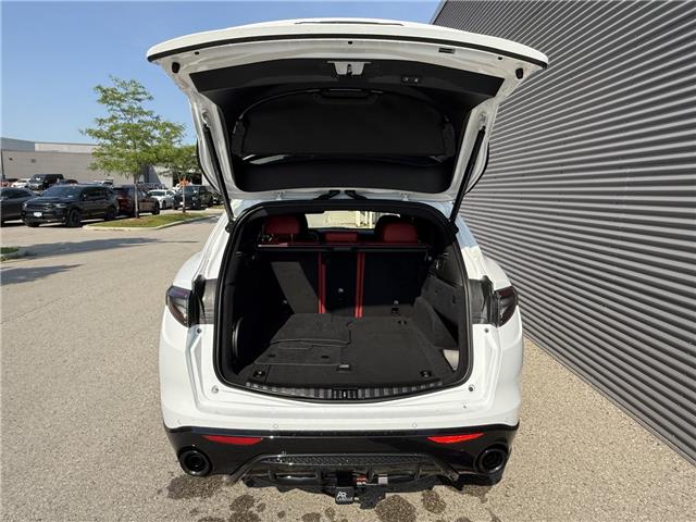 2024 Alfa Romeo Stelvio ti (Stk: U11202A) in London - Image 6 of 33