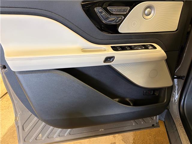 2026 Lincoln Aviator Reserve (Stk: 26AV9) in St.Paul - Image 3 of 10