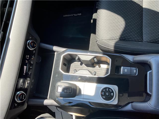 2025 Mitsubishi Outlander ES (Stk: 260737) in Kingston - Image 29 of 34