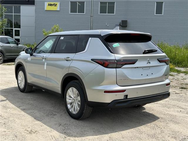 2026 Mitsubishi Outlander ES (Stk: T0338) in Barrie - Image 3 of 19