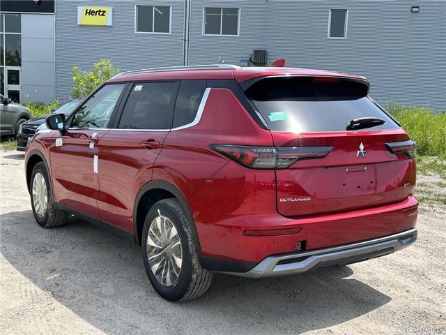 2026 Mitsubishi Outlander LE (Stk: T0339) in Barrie - Image 3 of 20
