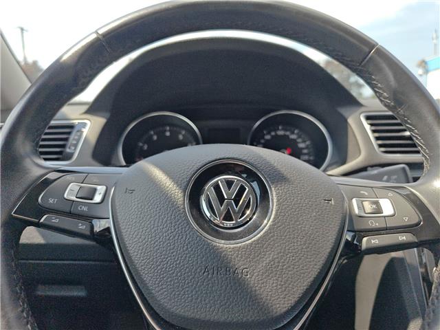 2017 Volkswagen Passat 1.8 TSI Highline in Ottawa - Image 11 of 24 2017 Volkswagen Passat 1.8 TSI Highline in Ottawa - Image 11 of 24