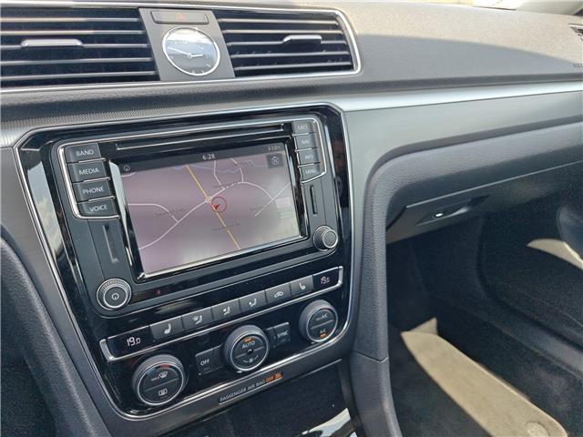 2017 Volkswagen Passat 1.8 TSI Highline in Ottawa - Image 12 of 24 2017 Volkswagen Passat 1.8 TSI Highline in Ottawa - Image 12 of 24