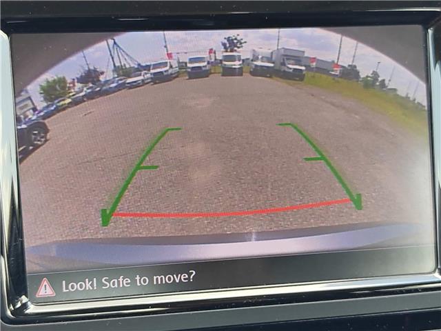 2017 Volkswagen Passat 1.8 TSI Highline in Ottawa - Image 15 of 24 2017 Volkswagen Passat 1.8 TSI Highline in Ottawa - Image 15 of 24