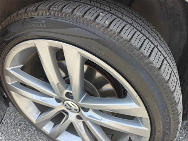 2017 Volkswagen Passat 1.8 TSI Highline in Ottawa - Image 18 of 24 2017 Volkswagen Passat 1.8 TSI Highline in Ottawa - Image 18 of 24