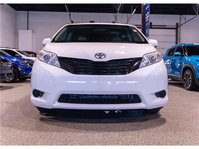 2016 Toyota Sienna 7 Passenger (Stk: RE69371) in Calgary - Image 2 of 22