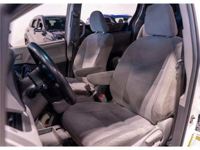 2016 Toyota Sienna 7 Passenger (Stk: RE69371) in Calgary - Image 19 of 22