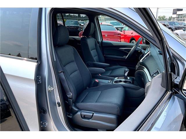 2017 Honda Ridgeline Sport (Stk: 05488U) in Calgary - Image 7 of 35 2017 Honda Ridgeline Sport (Stk: 05488U) in Calgary - Image 7 of 35