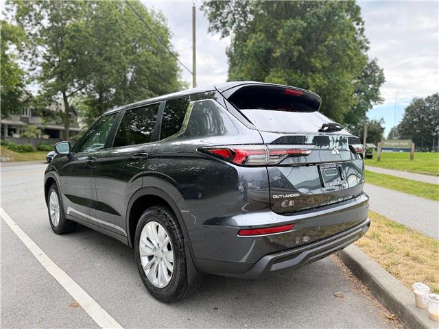 2026 Mitsubishi Outlander ES (Stk: 621270) in North Vancouver - Image 6 of 16