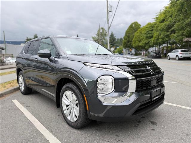 2026 Mitsubishi Outlander ES (Stk: 608609) in North Vancouver - Image 1 of 17