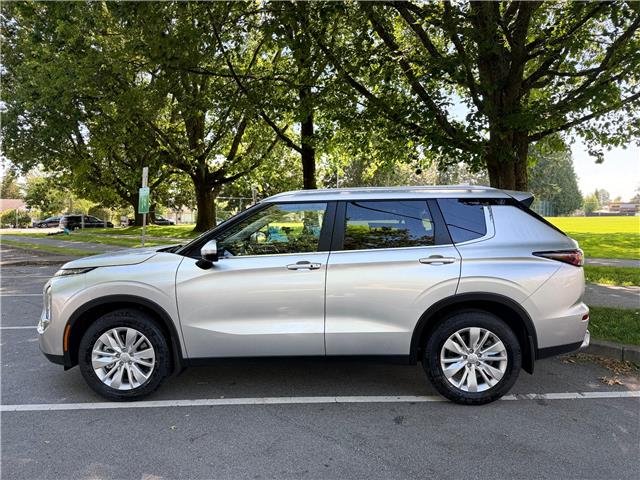 2026 Mitsubishi Outlander SE (Stk: 617222) in North Vancouver - Image 4 of 18