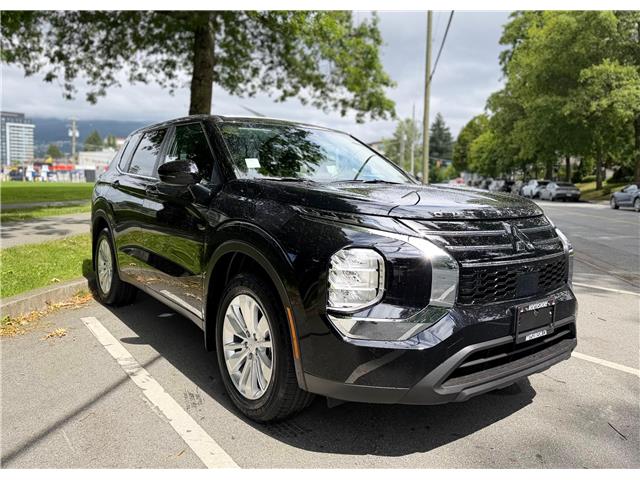2026 Mitsubishi Outlander ES (Stk: 620643) in North Vancouver - Image 1 of 17