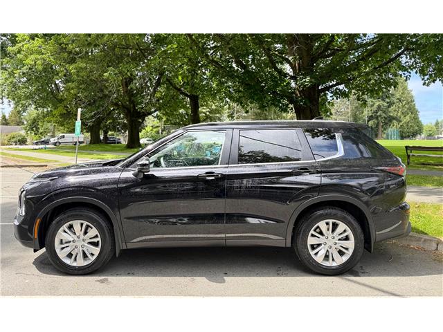 2026 Mitsubishi Outlander ES (Stk: 620643) in North Vancouver - Image 5 of 17