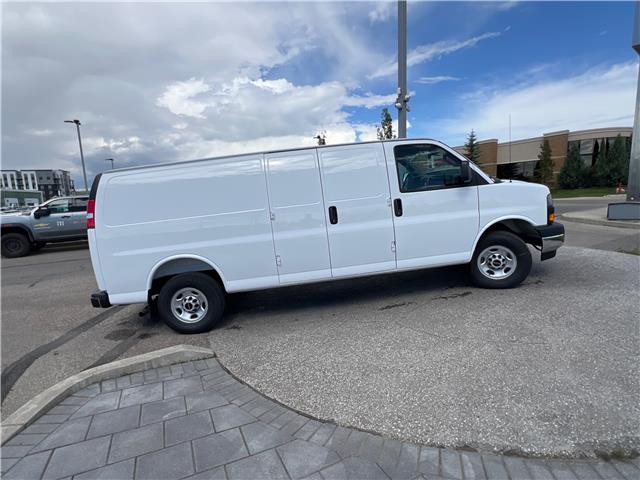 2026 GMC Savana 3500 Work Van (Stk: T1193546) in Calgary - Image 6 of 18