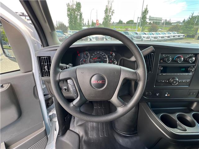 2026 GMC Savana 3500 Work Van (Stk: T1193546) in Calgary - Image 12 of 18