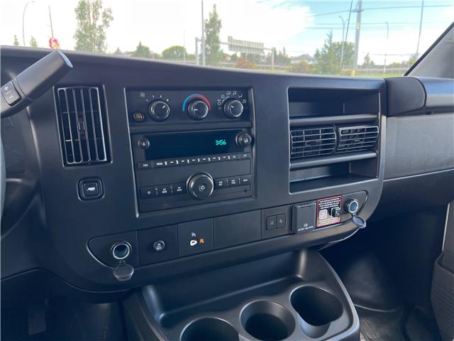2026 GMC Savana 3500 Work Van (Stk: T1193546) in Calgary - Image 14 of 18