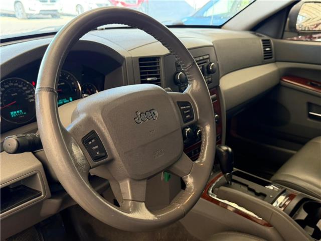 2005 Jeep Grand Cherokee Limited (Stk: 260948B) in Calgary - Image 5 of 17