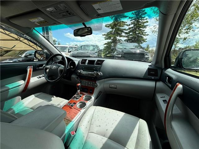 2008 Toyota Highlander V6 Limited (Stk: 260979A) in Calgary - Image 9 of 18
