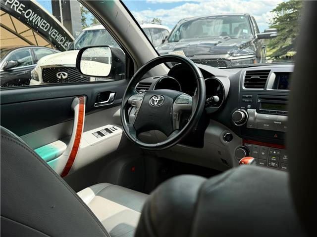 2008 Toyota Highlander V6 Limited (Stk: 260979A) in Calgary - Image 10 of 18