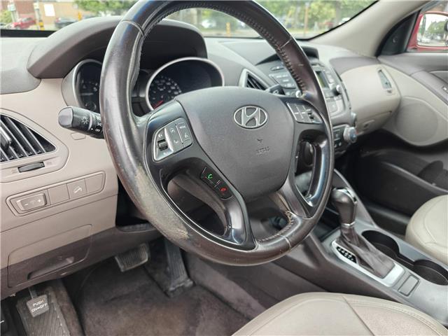 2015 Hyundai Tucson GLS in Ottawa - Image 2 of 19