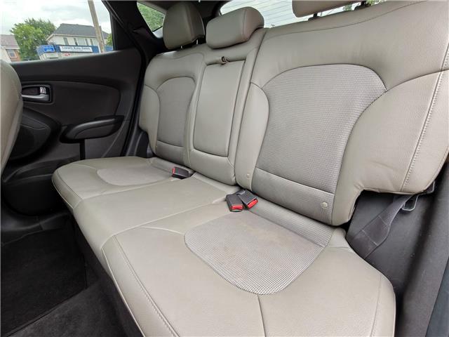 2015 Hyundai Tucson GLS in Ottawa - Image 3 of 19
