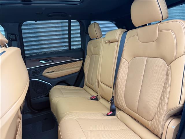 2025 Jeep Grand Cherokee Summit (Stk: 25575D) in London - Image 12 of 30
