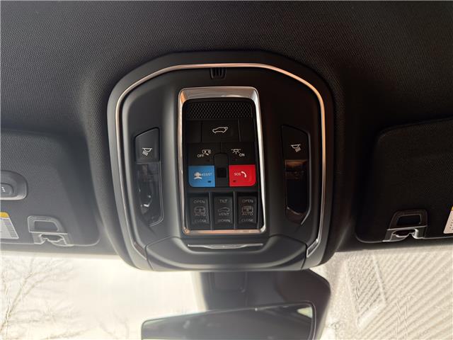 2025 Jeep Grand Cherokee Summit (Stk: 25575D) in London - Image 21 of 30