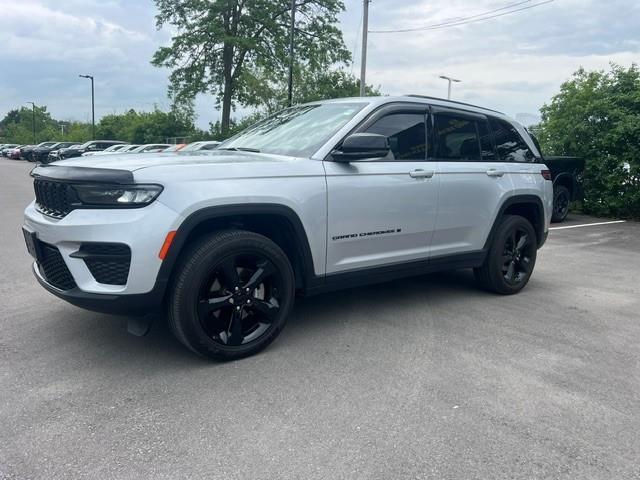2025 Jeep Grand Cherokee Laredo 1C4RJHAG0SC350910 166814 in London