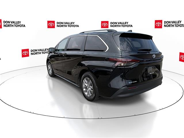 2025 Toyota Sienna LE 8-Passenger (Stk: 10122102A) in Markham - Image 6 of 30