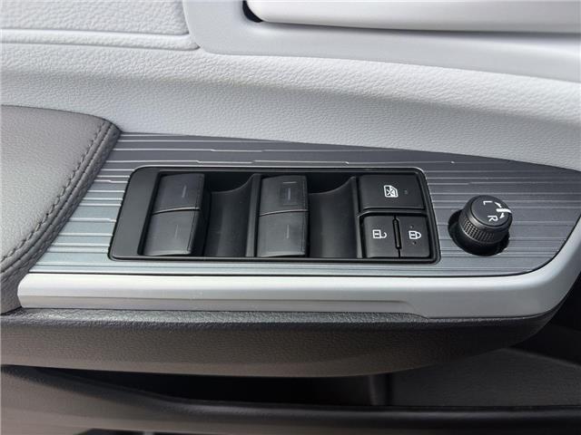 2025 Toyota Sienna LE 8-Passenger (Stk: 10122102A) in Markham - Image 13 of 30
