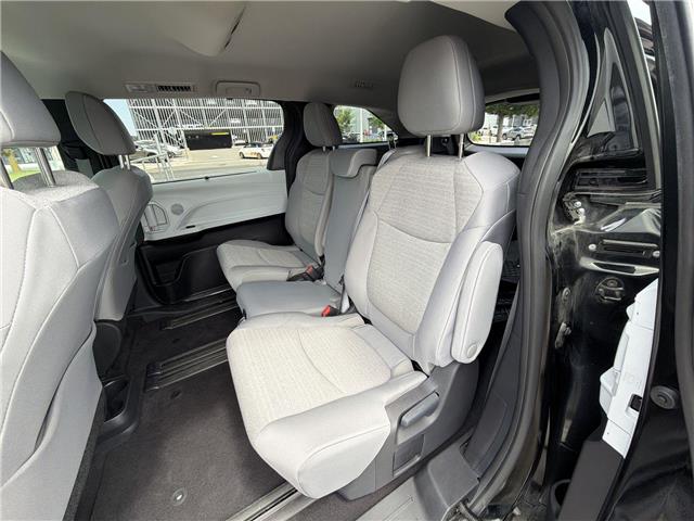 2025 Toyota Sienna LE 8-Passenger (Stk: 10122102A) in Markham - Image 26 of 30