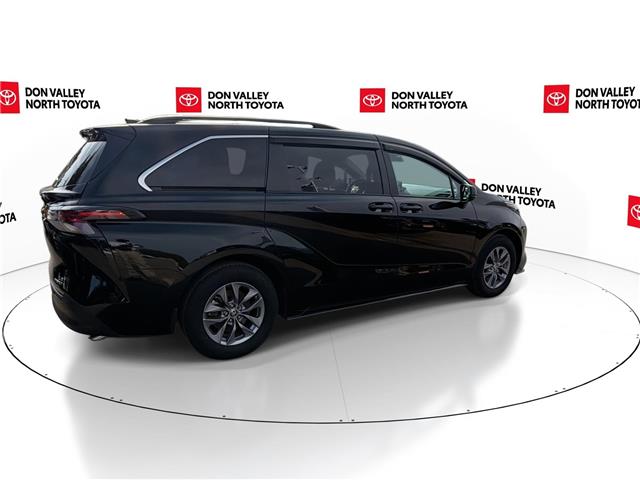 2023 Toyota Sienna LE 8-Passenger (Stk: 10121796A) in Markham - Image 8 of 30