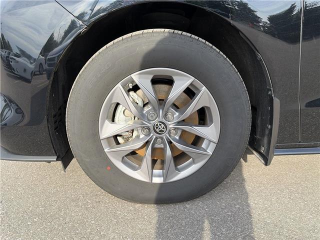 2023 Toyota Sienna LE 8-Passenger (Stk: 10121796A) in Markham - Image 10 of 30