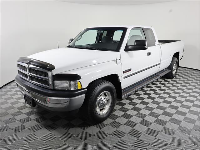 2001 Dodge Ram 2500  (Stk: A21267) in Calgary - Image 1 of 18