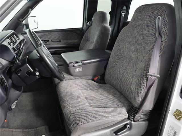 2001 Dodge Ram 2500  (Stk: A21267) in Calgary - Image 13 of 18
