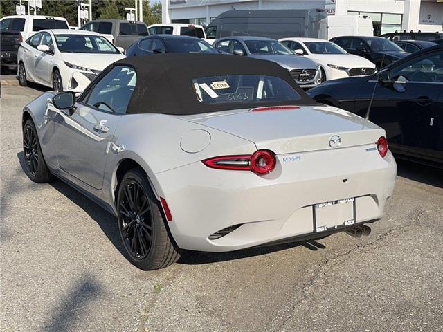 2026 Mazda MX-5 GS-P (Stk: 704080) in Surrey - Image 3 of 5