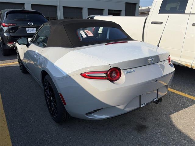 2026 Mazda MX-5 GS-P (Stk: 707352) in Surrey - Image 3 of 5