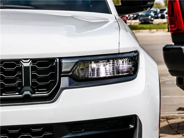 2026 Jeep Grand Cherokee Base (Stk: 15-26491) in London - Image 9 of 28