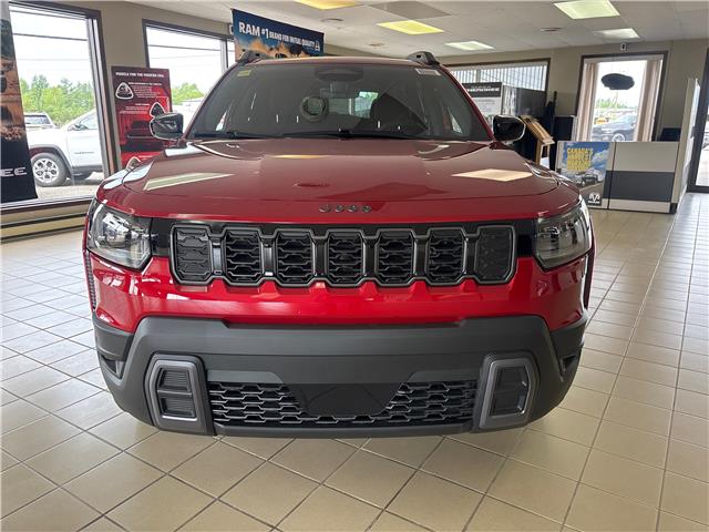 2026 Jeep Cherokee Laredo/Limited (Stk: 26082) in Oak Bay - Image 2 of 9