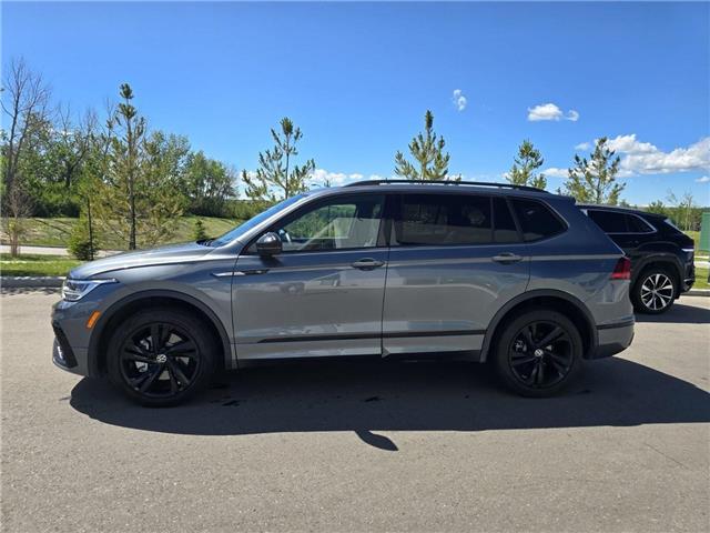 2024 Volkswagen Tiguan Comfortline R-Line Black Edition (Stk: TT-354A) in Calgary - Image 2 of 6
