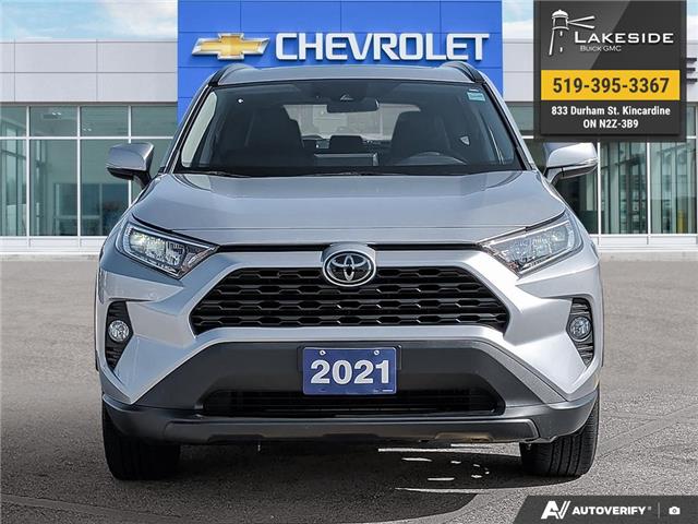2021 Toyota RAV4 XLE (Stk: P6606A) in Kincardine - Image 2 of 24
