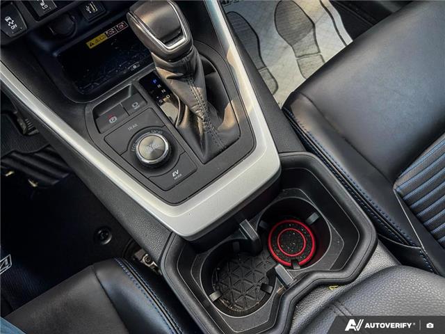 2024 Toyota RAV4 Hybrid XSE (Stk: 5UTT4586) in Sarnia - Image 17 of 24