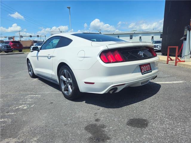 2017 Ford Mustang V6 (Stk: M905A) in Cornwall - Image 9 of 11 2017 Ford Mustang V6 (Stk: M905A) in Cornwall - Image 9 of 11