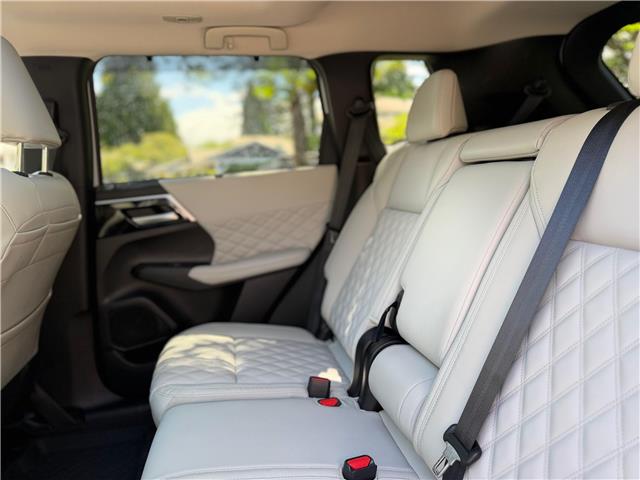 2024 Mitsubishi Outlander Plug-In Hybrid GT (Stk: 605945) in North Vancouver - Image 13 of 19