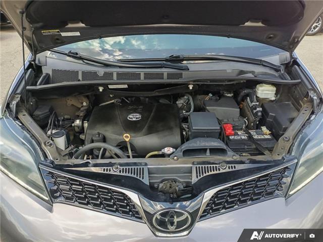 2020 Toyota Sienna SE 7-Passenger (Stk: 167010) in London - Image 10 of 26