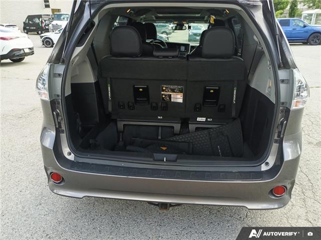 2020 Toyota Sienna SE 7-Passenger (Stk: 167010) in London - Image 12 of 26