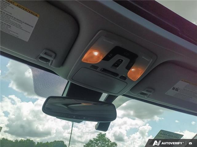 2020 Toyota Sienna SE 7-Passenger (Stk: 167010) in London - Image 21 of 26