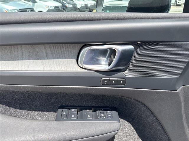 2024 Volvo XC40 B5 Plus Dark Theme (Stk: 19U1012) in Innisfil - Image 11 of 21